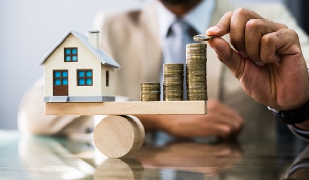 Navigating Through High Interest Rates: A Guide for the Everyday Consumer