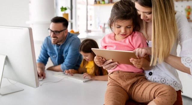 How to Integrate Financial Education Into Your Family’s Daily Routine